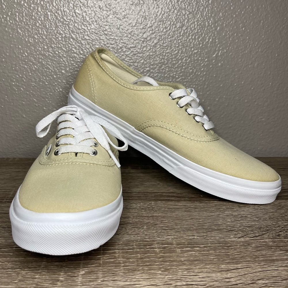 Vans OG Authentic White Beige Cream US Mens 7.5 / Womens 9 Sneakers Shoes.